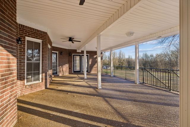 1366 Iron Bridge Rd, Columbia, TN 38401