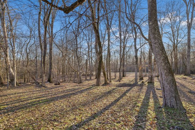 1366 Iron Bridge Rd, Columbia, TN 38401