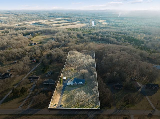 1366 Iron Bridge Rd, Columbia, TN 38401