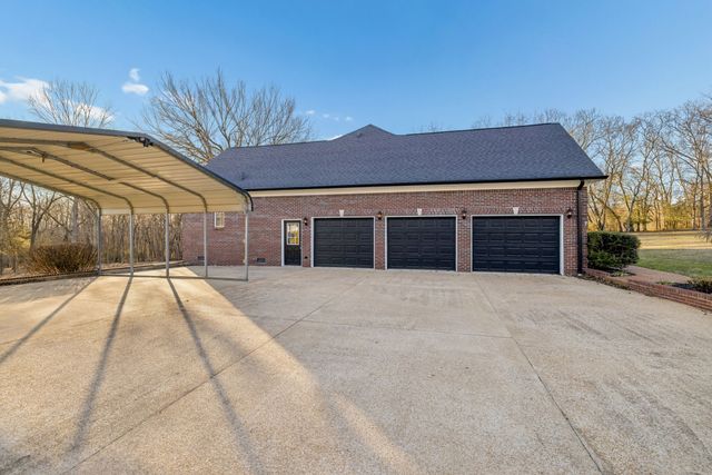 1366 Iron Bridge Rd, Columbia, TN 38401