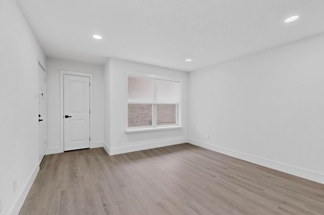 7708 Royal Lane 204C, Dallas, TX 75230