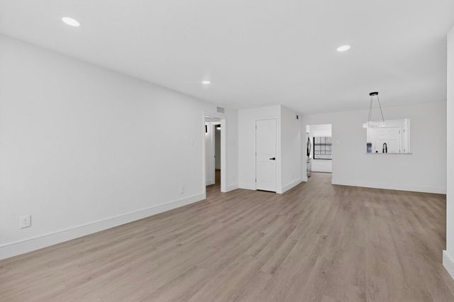 7708 Royal Lane 204C, Dallas, TX 75230