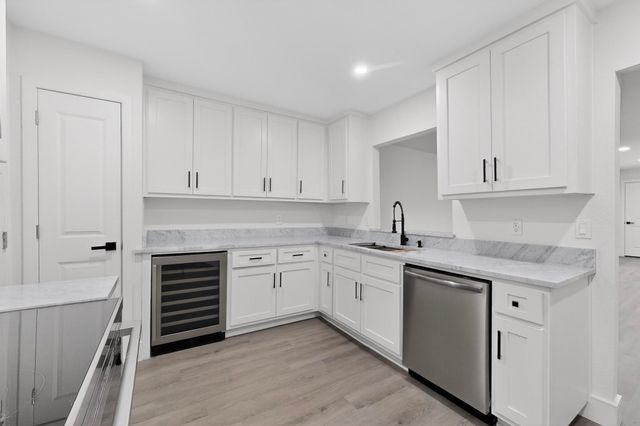 7708 Royal Lane 204C, Dallas, TX 75230