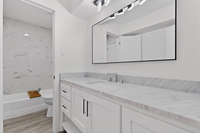 7708 Royal Lane 204C, Dallas, TX 75230