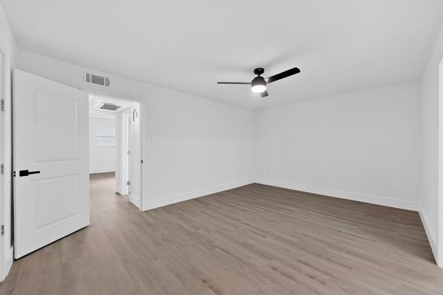 7708 Royal Lane 204C, Dallas, TX 75230