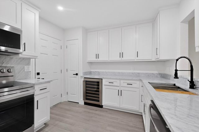 7708 Royal Lane 204C, Dallas, TX 75230