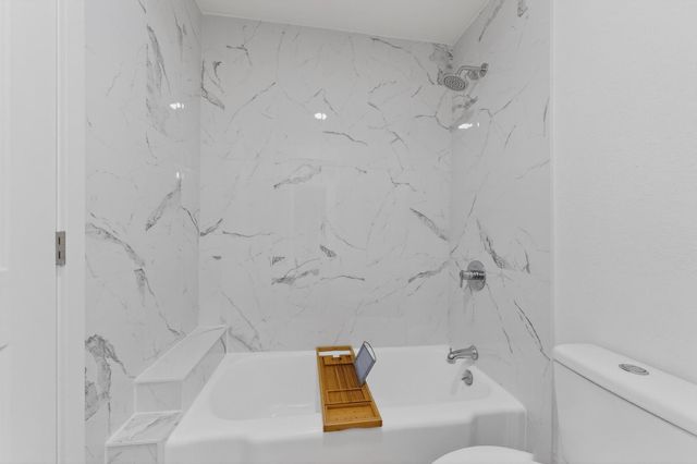 7708 Royal Lane 204C, Dallas, TX 75230