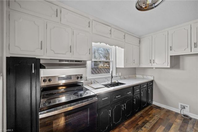 435 Hyde Street, Burlington, NC 27217