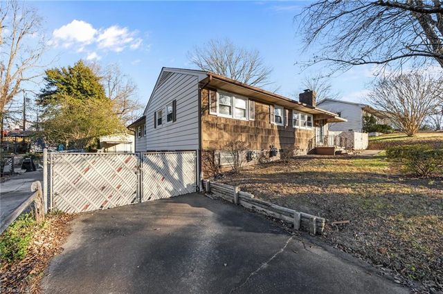 435 Hyde Street, Burlington, NC 27217