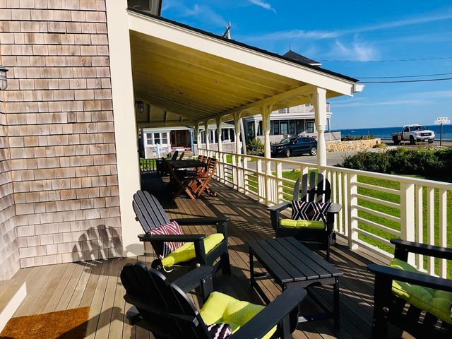 4 Canonicus Ave, Oak Bluffs, MA 02557