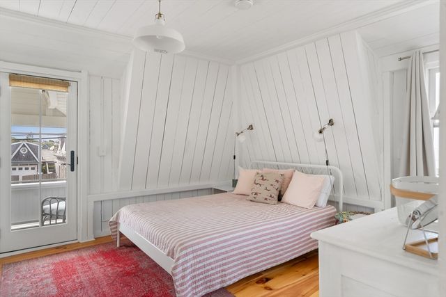 4 Canonicus Ave, Oak Bluffs, MA 02557