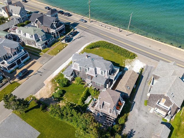 4 Canonicus Ave, Oak Bluffs, MA 02557