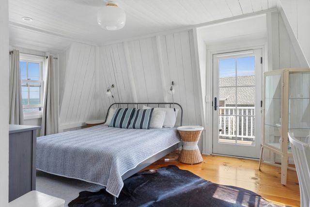 4 Canonicus Ave, Oak Bluffs, MA 02557