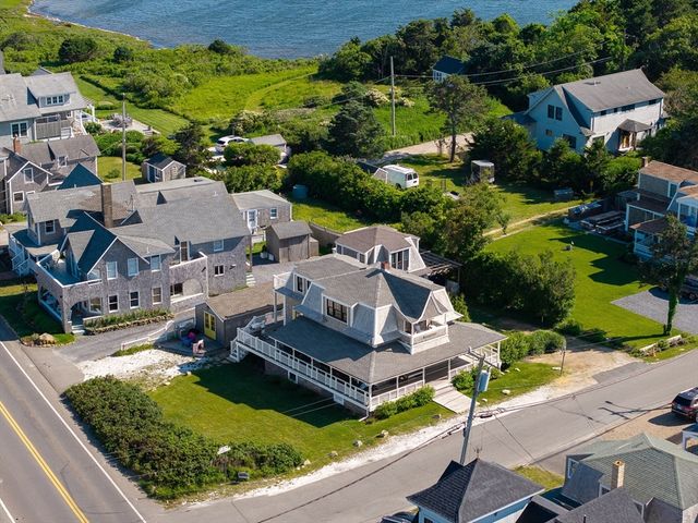 4 Canonicus Ave, Oak Bluffs, MA 02557