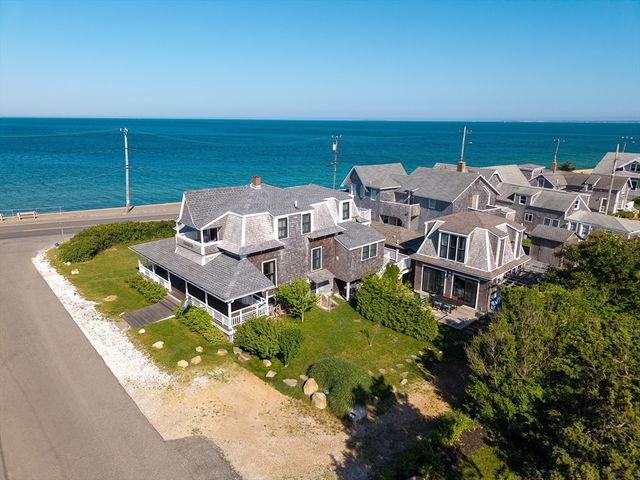 4 Canonicus Ave, Oak Bluffs, MA 02557