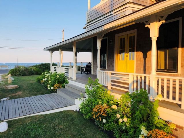4 Canonicus Ave, Oak Bluffs, MA 02557