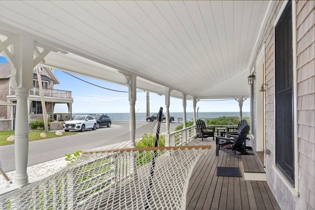 4 Canonicus Ave, Oak Bluffs, MA 02557