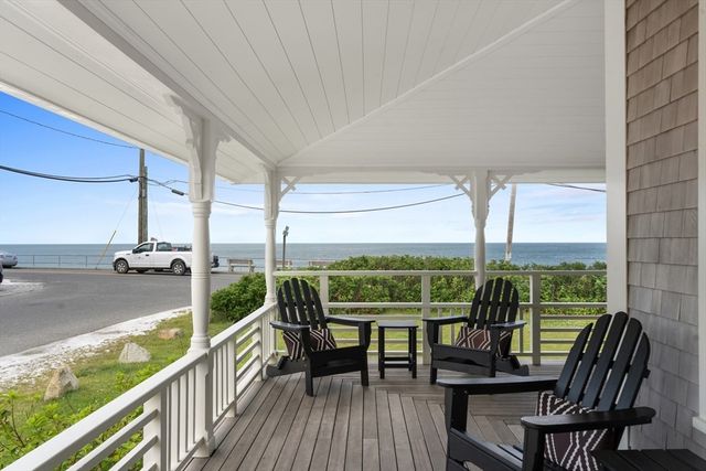 4 Canonicus Ave, Oak Bluffs, MA 02557