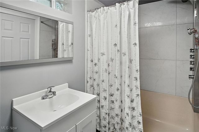 1974 Hawthorne Avenue, Stow, OH 44224