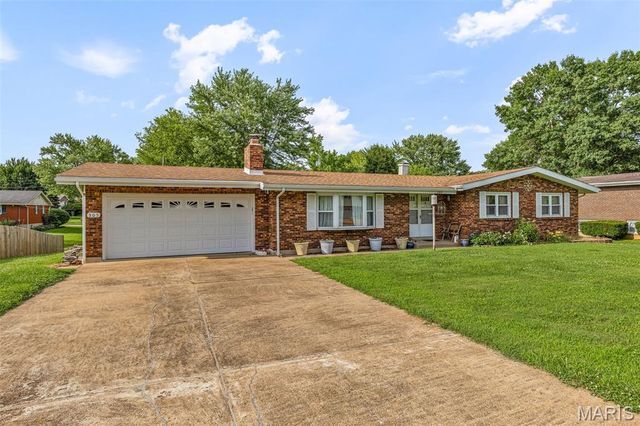 305 Edward Street, Farmington, MO 63640
