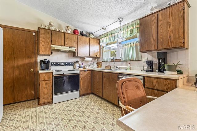 305 Edward Street, Farmington, MO 63640
