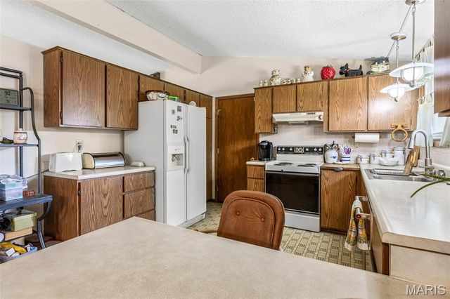 305 Edward Street, Farmington, MO 63640