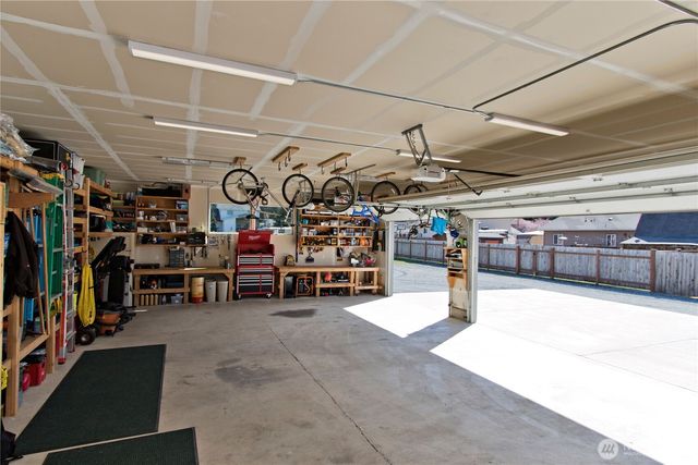 380 Hopkins Court, Carbonado, WA 98323