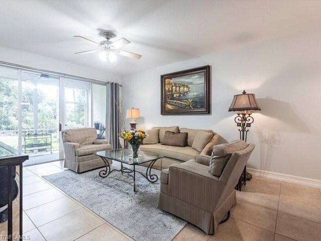 735 Luisa LN # 1, Naples, FL 34104