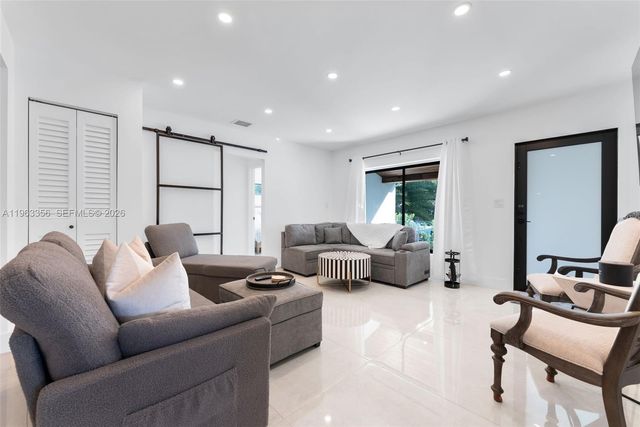 231 NE 45th St 231, Miami, FL 33137