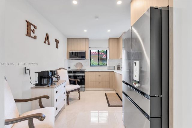 231 NE 45th St 231, Miami, FL 33137