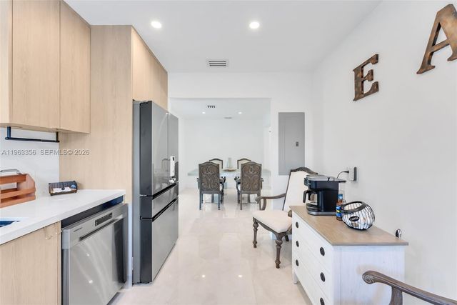 231 NE 45th St 231, Miami, FL 33137