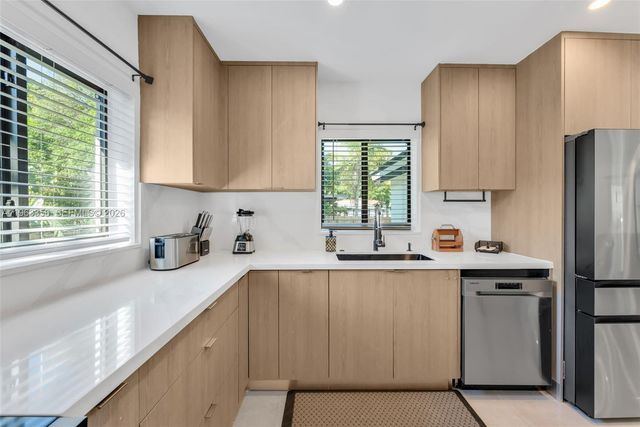 231 NE 45th St 231, Miami, FL 33137