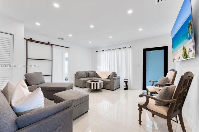 231 NE 45th St 231, Miami, FL 33137