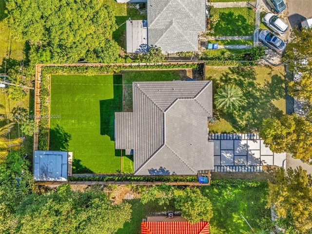 231 NE 45th St 231, Miami, FL 33137