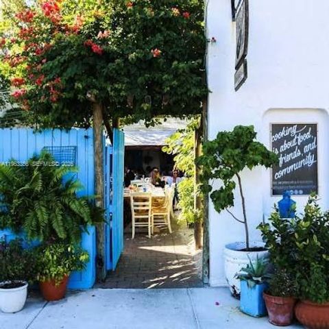 231 NE 45th St 231, Miami, FL 33137