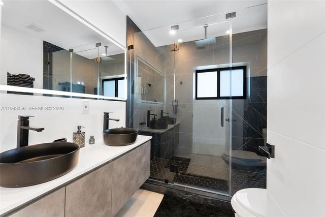 231 NE 45th St 231, Miami, FL 33137