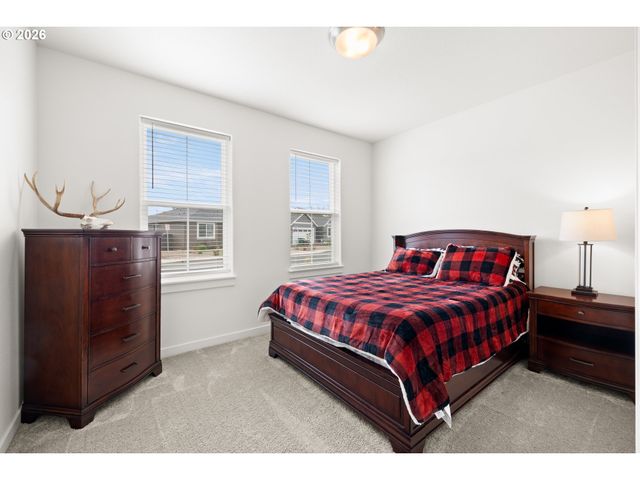 1655 N BROADWAY St, Estacada, OR 97023