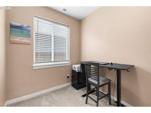 1655 N BROADWAY St, Estacada, OR 97023
