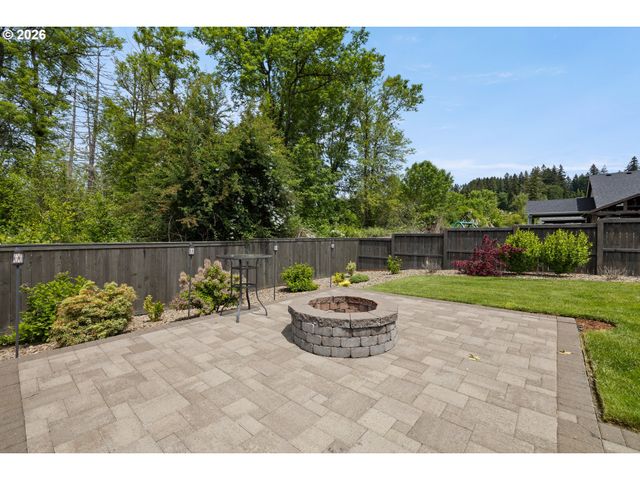 1655 N BROADWAY St, Estacada, OR 97023