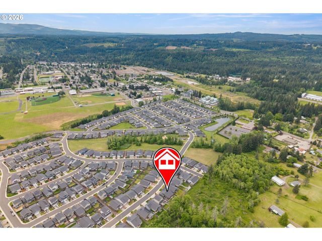 1655 N BROADWAY St, Estacada, OR 97023