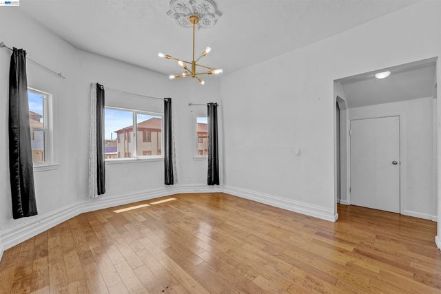 818 E 18Th St, Oakland, CA 94607