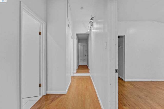 818 E 18Th St, Oakland, CA 94607