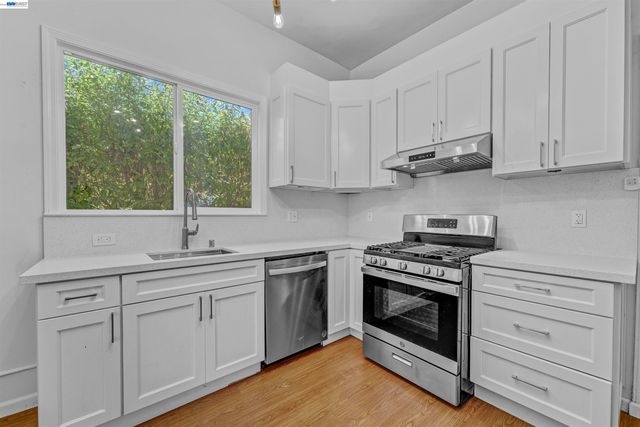 818 E 18Th St, Oakland, CA 94607
