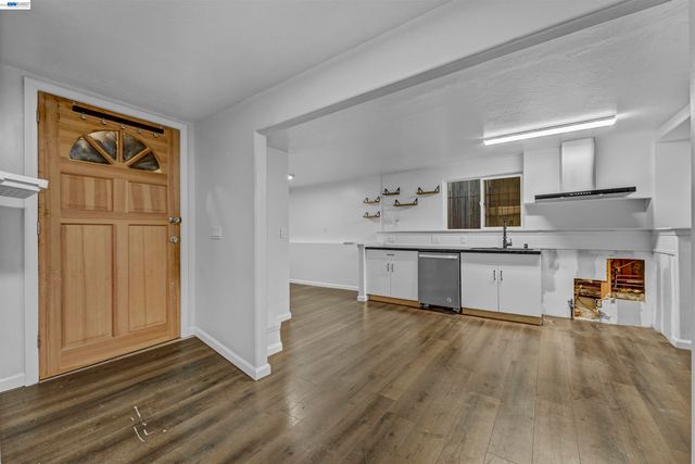 818 E 18Th St, Oakland, CA 94607