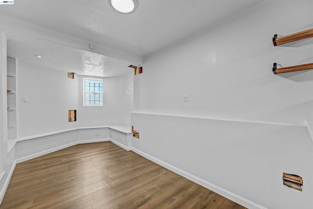 818 E 18Th St, Oakland, CA 94607