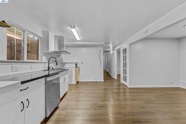 818 E 18Th St, Oakland, CA 94607