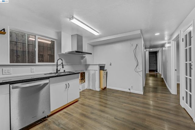 818 E 18Th St, Oakland, CA 94607