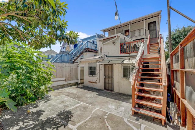 818 E 18Th St, Oakland, CA 94607