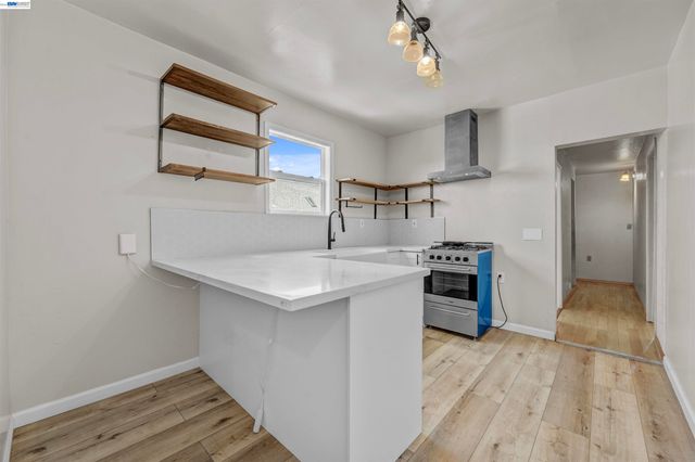 818 E 18Th St, Oakland, CA 94607