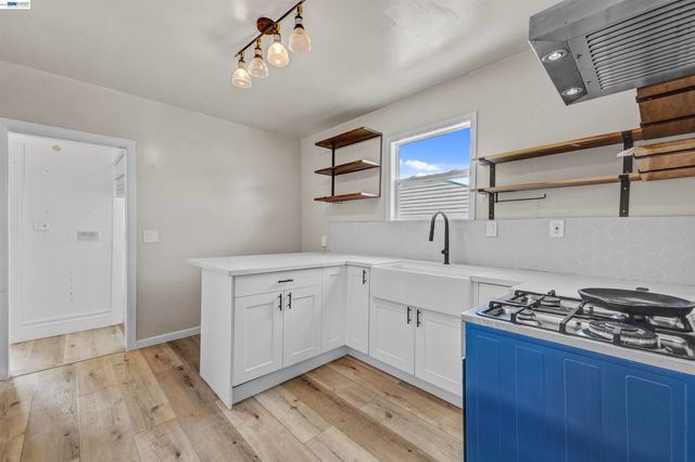 818 E 18Th St, Oakland, CA 94607